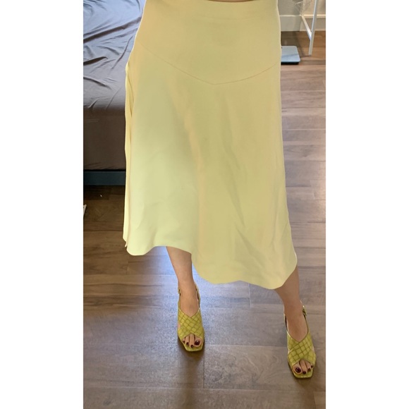 CLUB MONACO yellow mid skirt - Picture 3 of 4